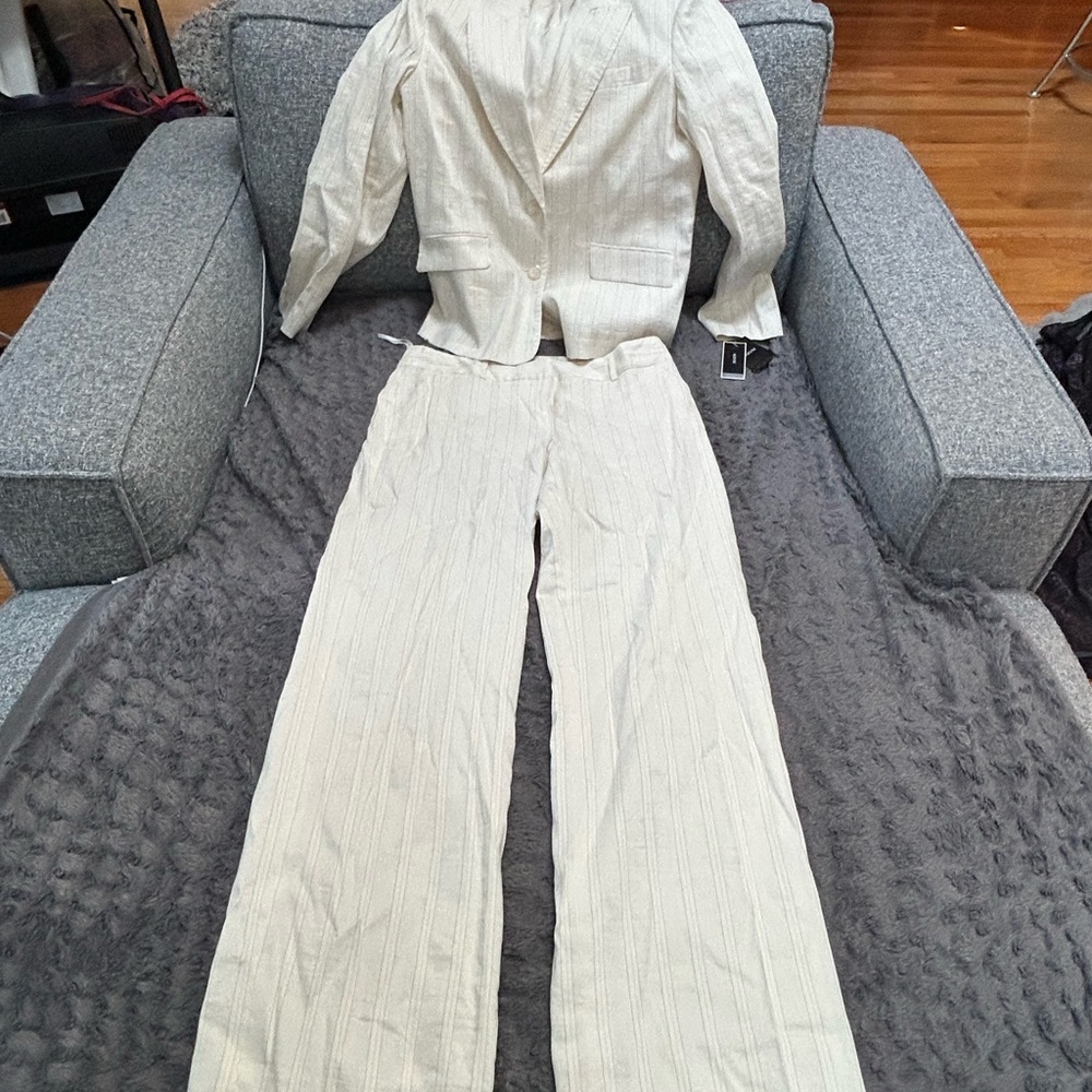 Alfani Cream Pantsuit with Belted Waist and Wide-Leg Design
